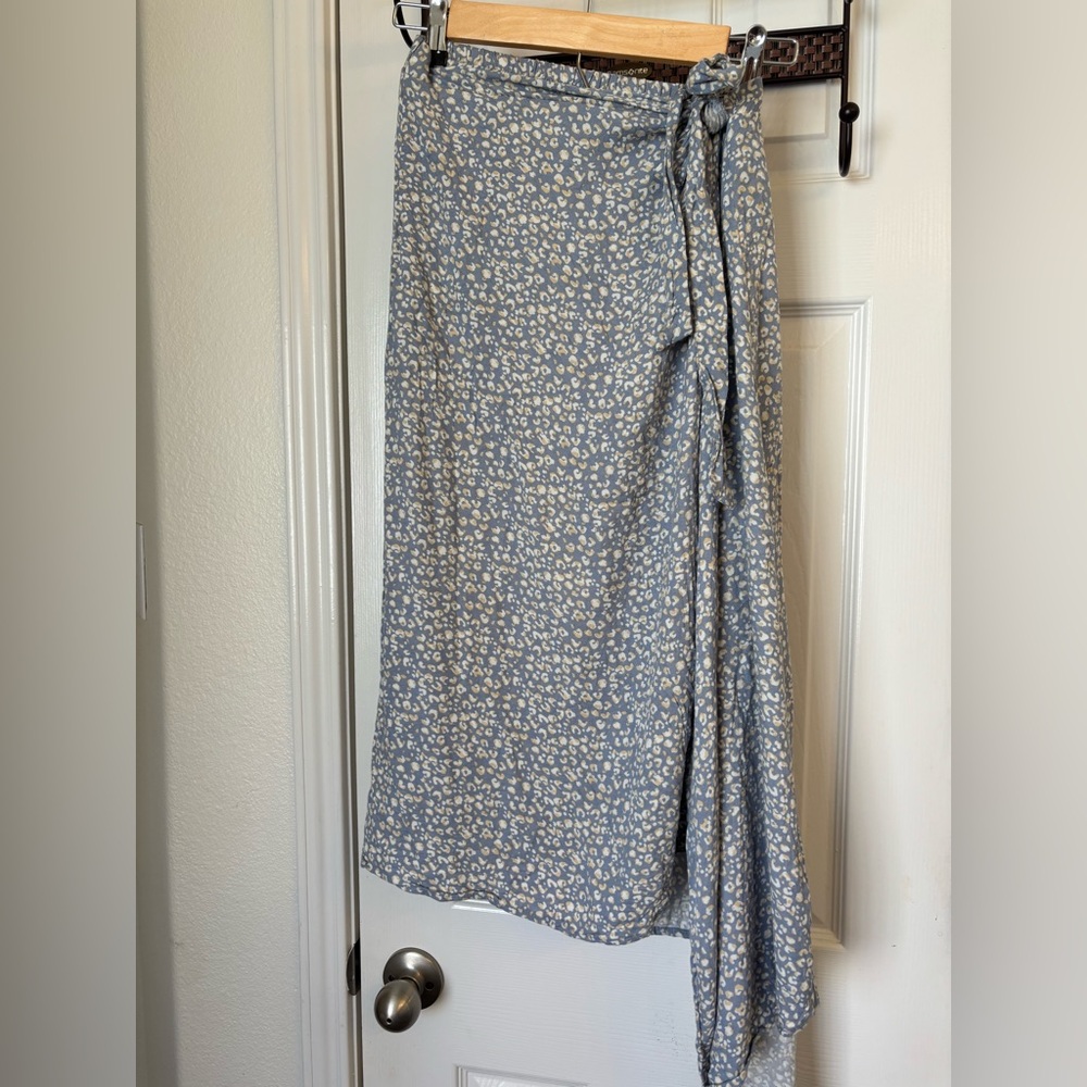Urban Romantics wrap skirt - cheetah print medium 12.5” waist but adjustable